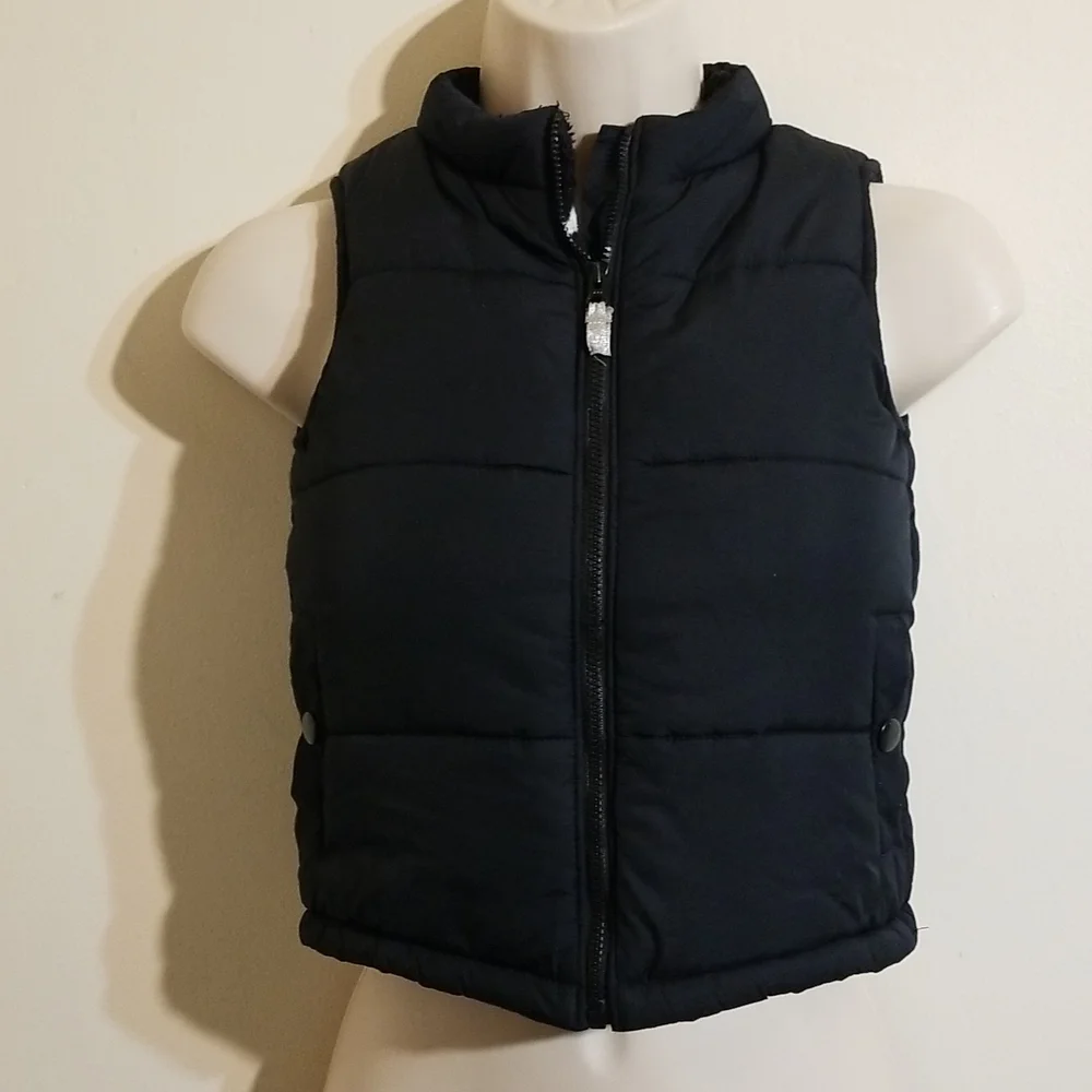 Carter's girls size 4t black puffer vest